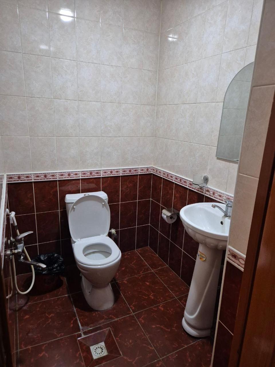 Miran Hostel Andijan Luaran gambar